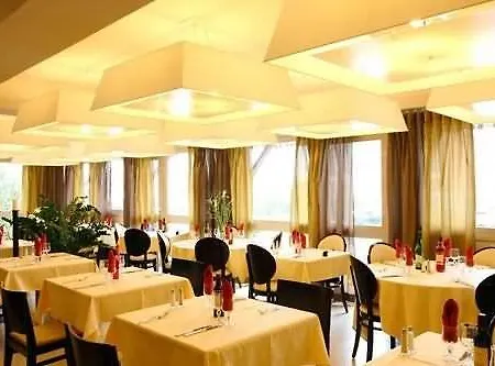 基里亚德图卢兹布拉南机场酒店 酒店