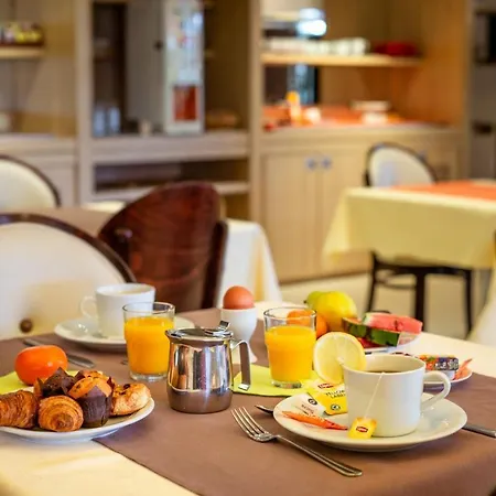 Kyriad Toulouse Aeroport 3*