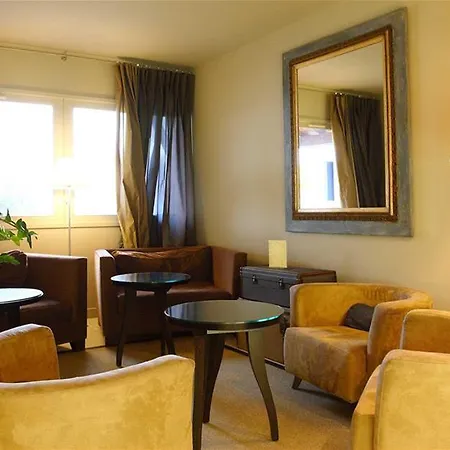 Kyriad Toulouse Aeroport בלנאק