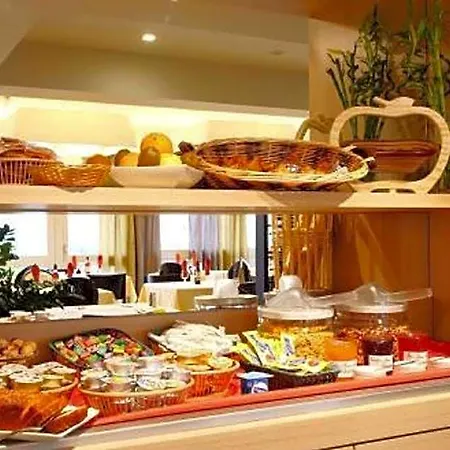 Kyriad Toulouse Aeroport 3* בלנאק