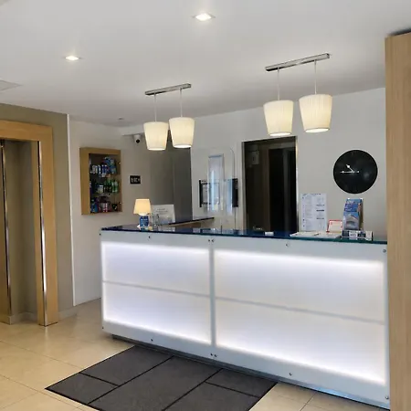 Kyriad Toulouse Aeroport Hotel 3*